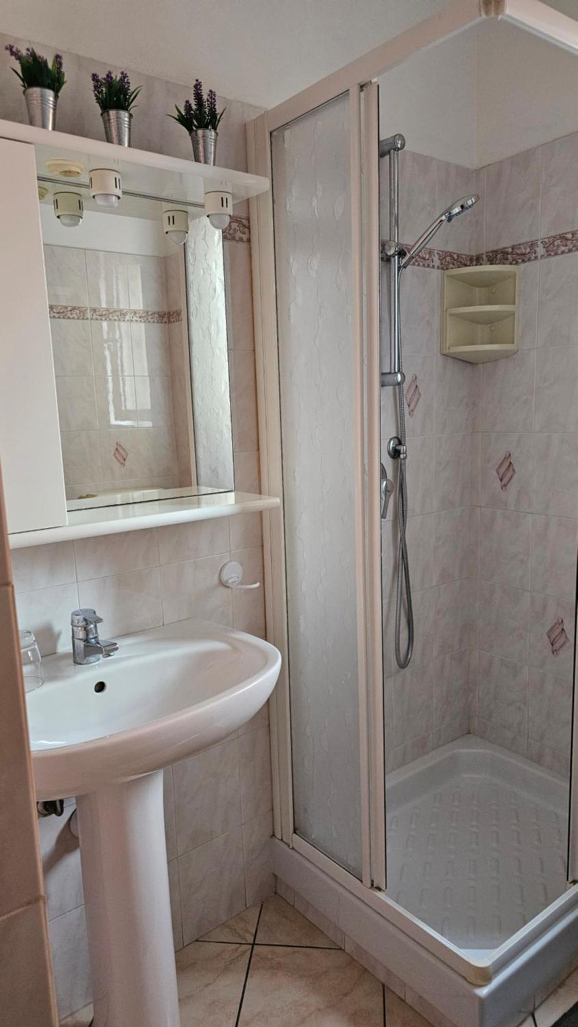 Casa Atena, Spaziosa, Romantica Con Idromassaggio Privato Варацце Экстерьер фото
