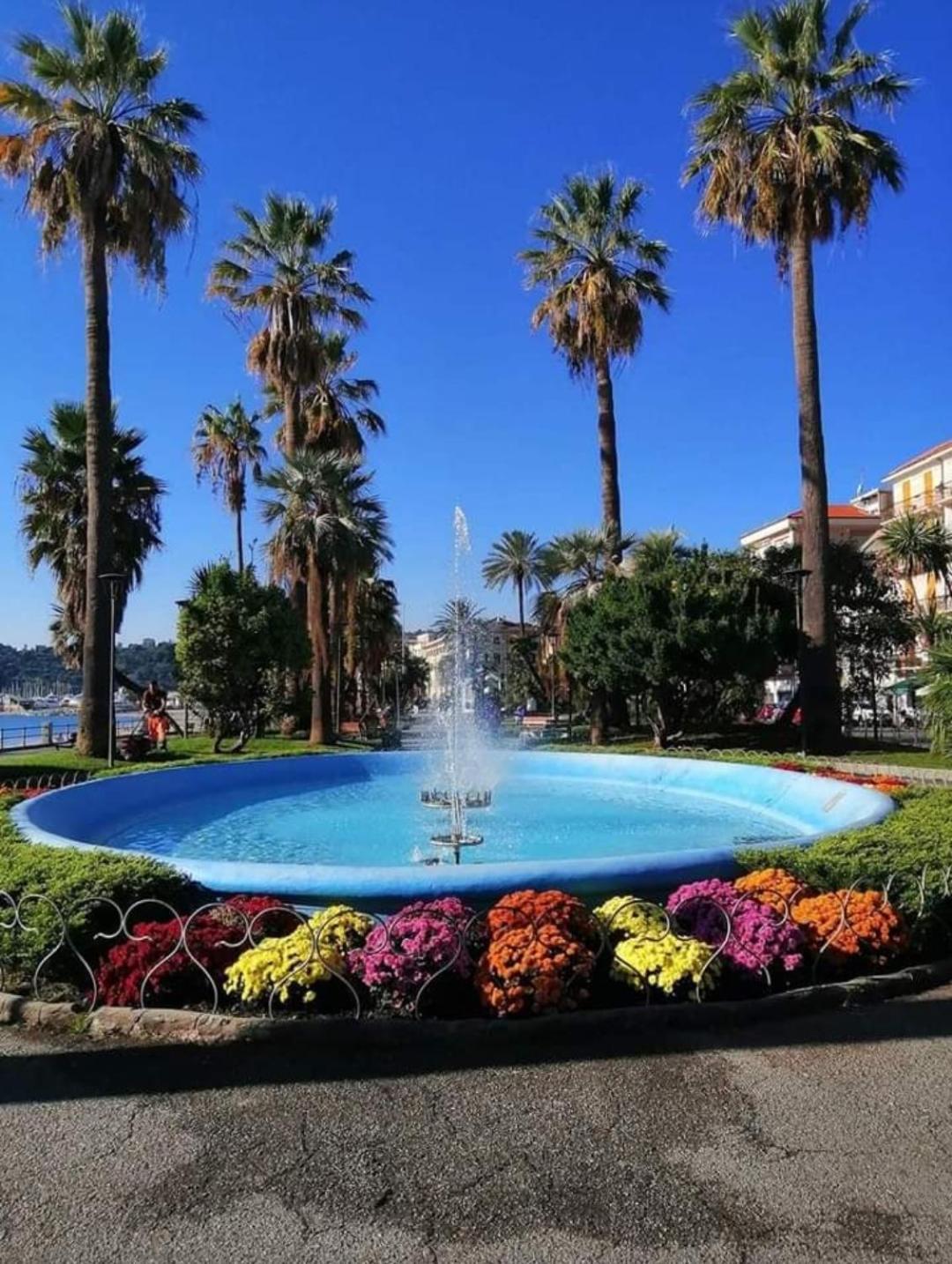 Casa Atena, Spaziosa, Romantica Con Idromassaggio Privato Варацце Экстерьер фото
